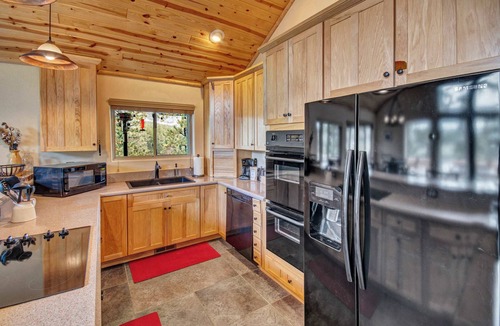 Westcreek Cabin | Woodland Park Lakeview Log Cabin + Hot Tub & Sauna