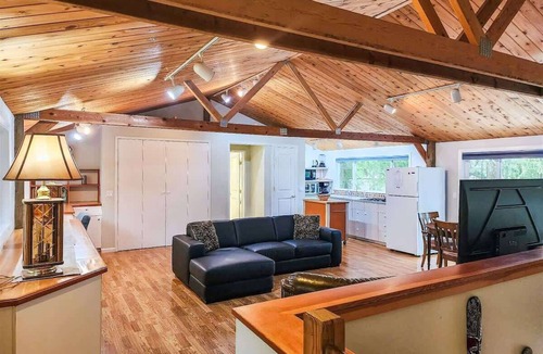 Adelma Beach House | Woodland Retreat, Water Views, Sleeps 6 & Near ONP