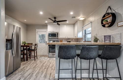 Edmond House | Woodland Retreat with Pool & Tennis court access!