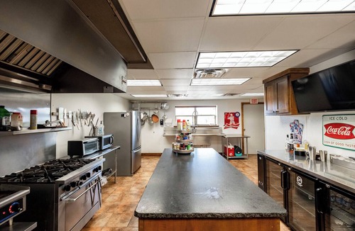 Justiceburg House | Woody’s Roadhouse Retreat: Barndominium Near Lake Alan Henry
