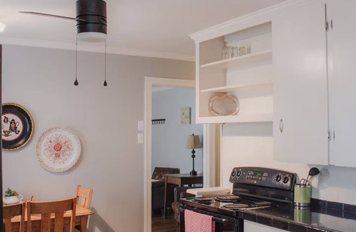 Sayles Blvd. Area House | Work Trip & Family Friendly - 3BR House in Historic Sayles. Long Term Stays