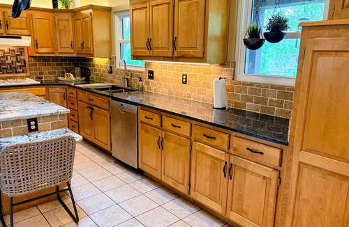 Roeland Park House | World Cup Home Base; 10 Min to Plaza & Downtown; Fire Pit + Pool Access