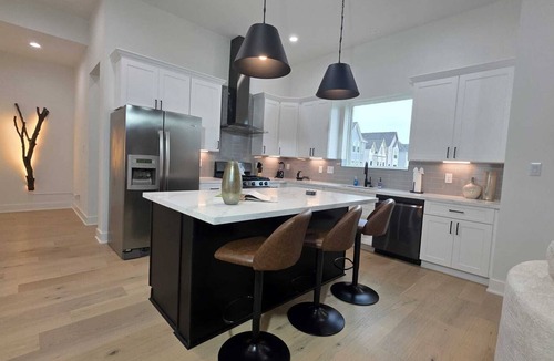 Spring Branch Central House | World Cup Luxury Rooftop Terrace Sleeps 7