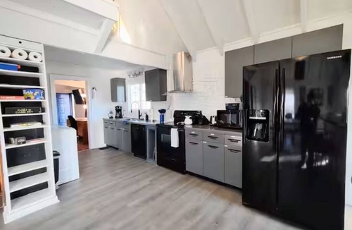 Shawnee House | World Cup ready home in Shawnee, KS