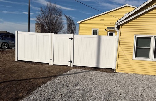 Warrensburg House | World Cup Ready-Tailgate Central-3 bed 2 bath house with Pardio and Golden Tee!