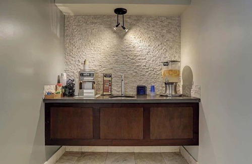Uptown Apartment | World Cup Retreat | Walk to Galleria