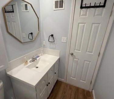 Kansas City House | World Cup Stay Sleeps 8, DT 20 Min, Arrowhead 20 Min