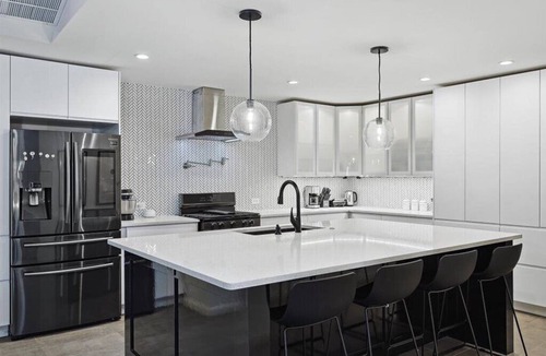 DeSoto House | WorldCup/Pool/HotTub/Gaming/Pizzaoven/Transport