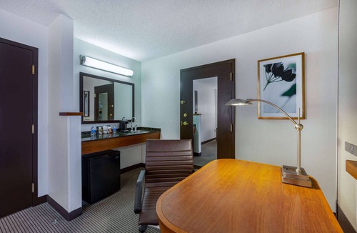 Waldron Hotel | Wyndham Garden Kansas City Airport