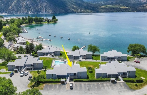 Wapato Point Condo | Yacinde F3 Panoramic Poolside and Mountain Views