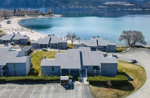 Wapato Point Condo | Yacinde G2 Ground Level Poolside with Two Patios
