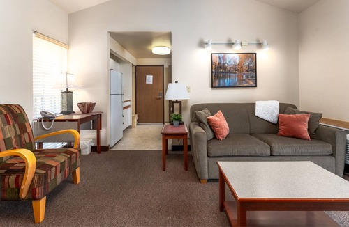 Wapato Point Condo | Yacinde G7 Wapato Point Townhome End-Unit with Patio and Balcony