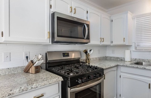 Amarillo House | Yellow City Retreat near hospitals, dining & I-40!