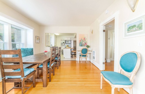Chelan Cottage | Yellow Cottage in Lake Chelan