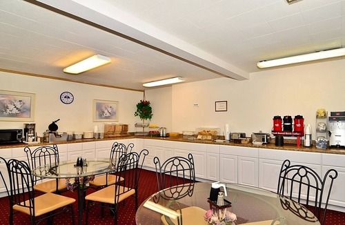 Ontario Hotel | You Found it! Pool, Pet-friendly Property, Free Parking, Free Breakfast