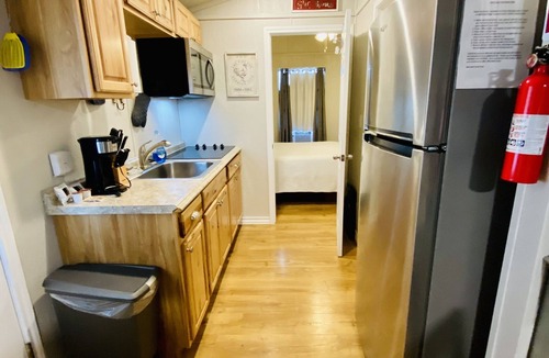 Garden City Apartment | You’ll LOVE Our Fully Furnished L’il Farmhouse Cabin Rental in Garden City, TX