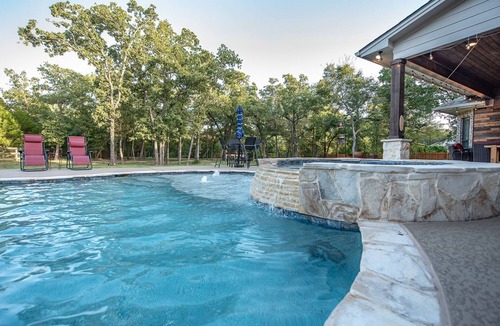 Wellborn House | Your Aggieland getaway