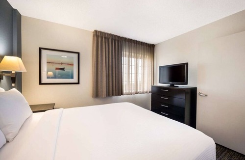 Golden Hotel | Your Home Away from Home in Colorado! Pet-friendly Property, Full Kitchen!