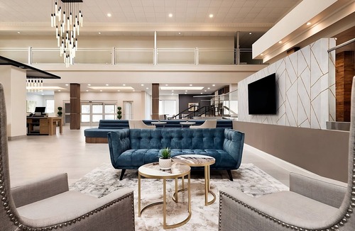 Fort Worth Hotel | Your Relaxing Home Away from Home! Contemporary Unit! Indoor Swimming Pool!