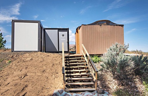 Quincy RV Rental | Yurt #1 - Glamp by the Gorge & Cave B