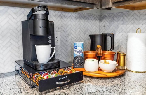 Medical Center District Apartment | Zenful Affirmations | Luxe 2BR Pool Near UTSA Gym!