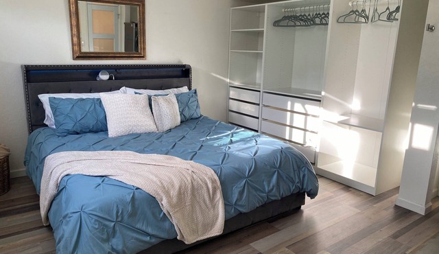 1-bedroom, with fireplace, king bed and cruiser bikes.