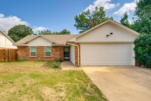 1 Mi to Denton Square: Family Home w/Fenced Yard!