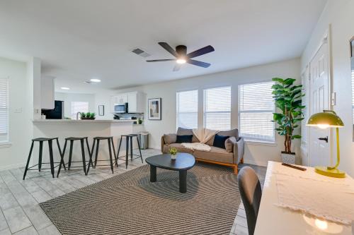 < 1 Mi to Historic McKinney: Modern Duplex w/Yard