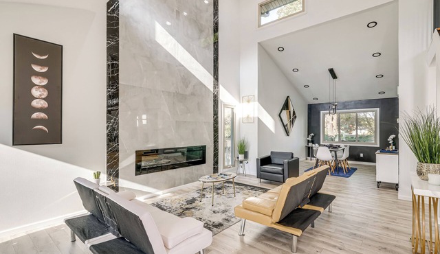 1 Mi to Holmes Lake: Bright & Modern Lincoln Home!