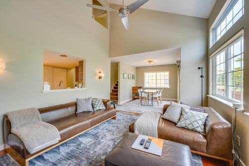 13 Mi to Dtwn Denver: Arvada Townhome w/Deck
