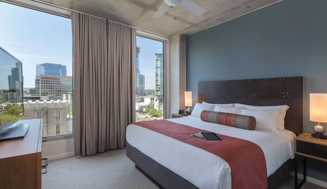 1BD/Austin - Rooftop Pool & Firepit, BBQ!