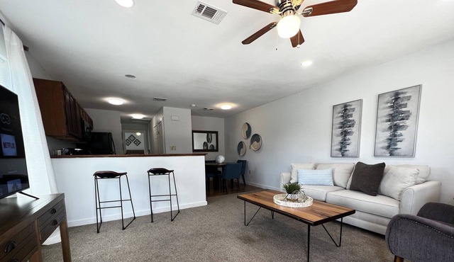 1BR/1BA Apt 5 min from Paris, Pat Mayse Lake and 10 min to Choctaw Casino