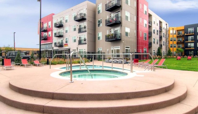 1BR RiNo Apt w/Private Garage