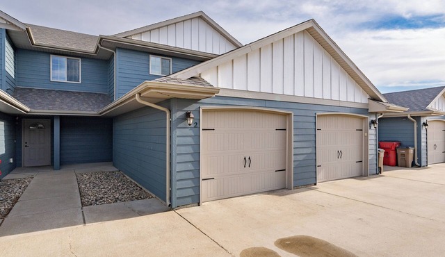 2 Bed/2 Bath Condo in Popular West Side Sioux Falls Area