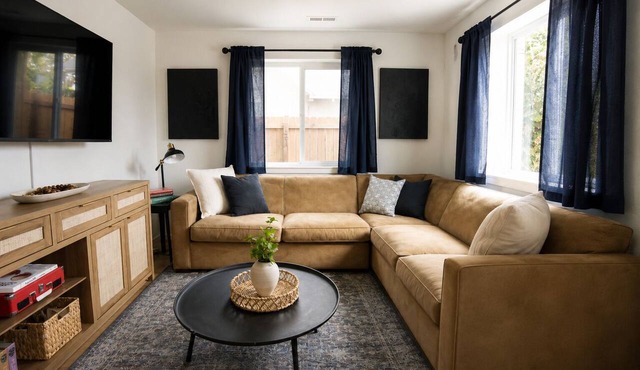 2-bedroom building in fantastic Denver with cool AC and fitness equipment