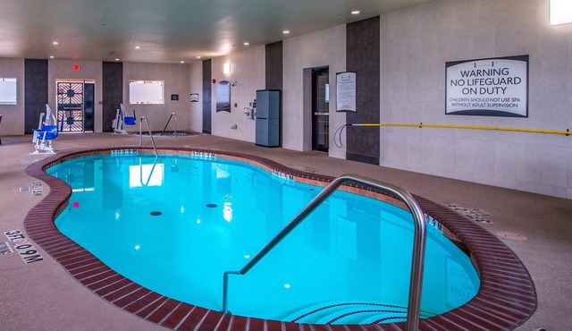 2 Bedroom | Free Breakfast. Indoor Pool & Hot Tub