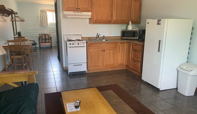 2 Doubles+Sofa Bed+Kitchen at Dolores Mountain Inn