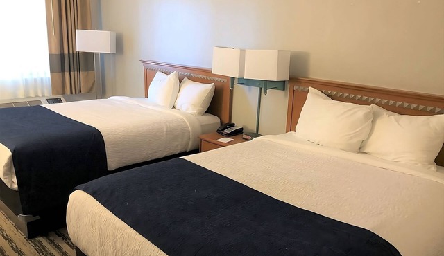 2 Pet-friendly Units Near Navajo Nation Council Chambers! Pool Access & Hot Tub! in Saint Michaels