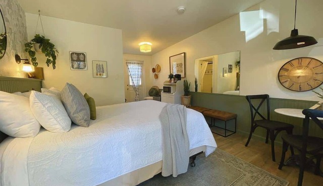 #2 *Quaint Room Near Lake Crescent for a Retreat✷
