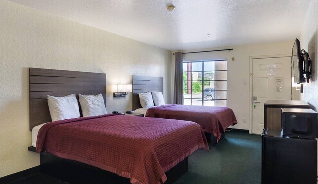 2 Queen Bed | Non-Smoking