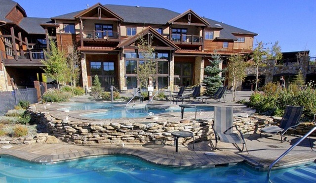 2023-4 Grand Timber One Bdr Studio Ski in/out 5 Star Breck CO