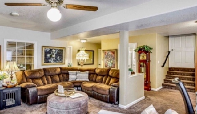 2BR 1500 SQ FT @ Elite Vacations Hot Tub, Sauna, Gym, Sleeps 4