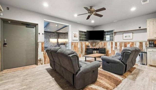 2BR/2BA Barndo Condo - Relax by the Lake