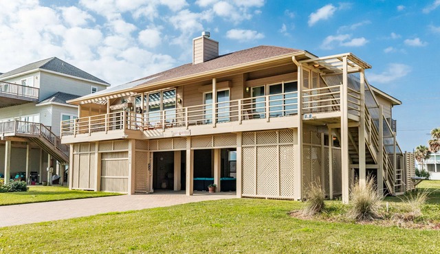 2nd Row Beachside - Great Gulf Views, Huge Patio w/ Hot Tub & TV, Dog Friendly