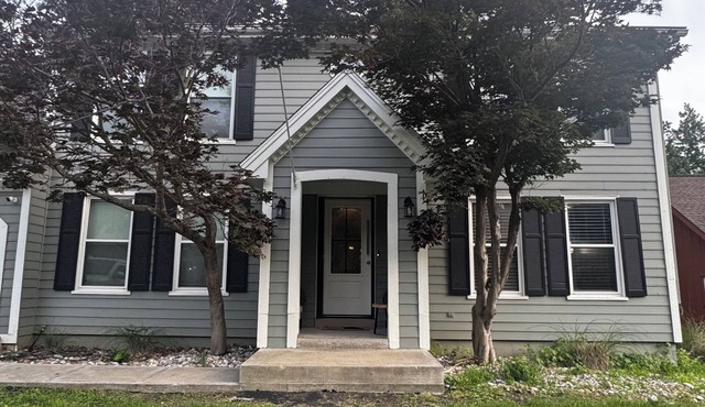 3-bedroom house in terrific Kansas City with AC for relaxing stays