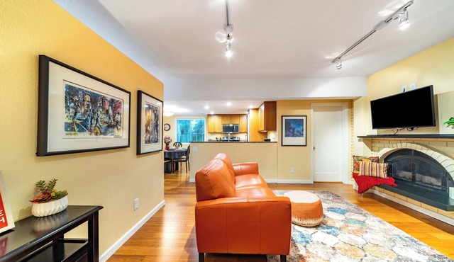3 blocks to beach - Creekside Oasis by the Beach