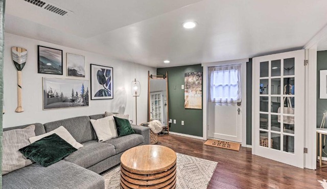 3 Mi to Dtwn, 4 Mi to Lumen Field: Queen Anne Apt!