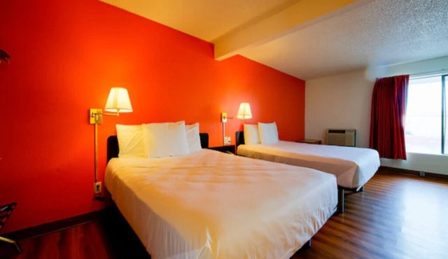 3 Pet-Friendly Rooms for Budget Travelers Seeking Nearby w/Free Parking