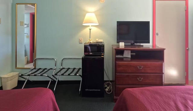 3 Restful Rooms Near Route 66 – Perfect for Panhandle Adventures, Pet-Friendly