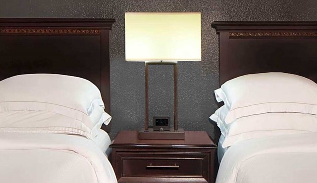 3 Units Perfect getaway offering comfort, convenience, and lakeside serenity